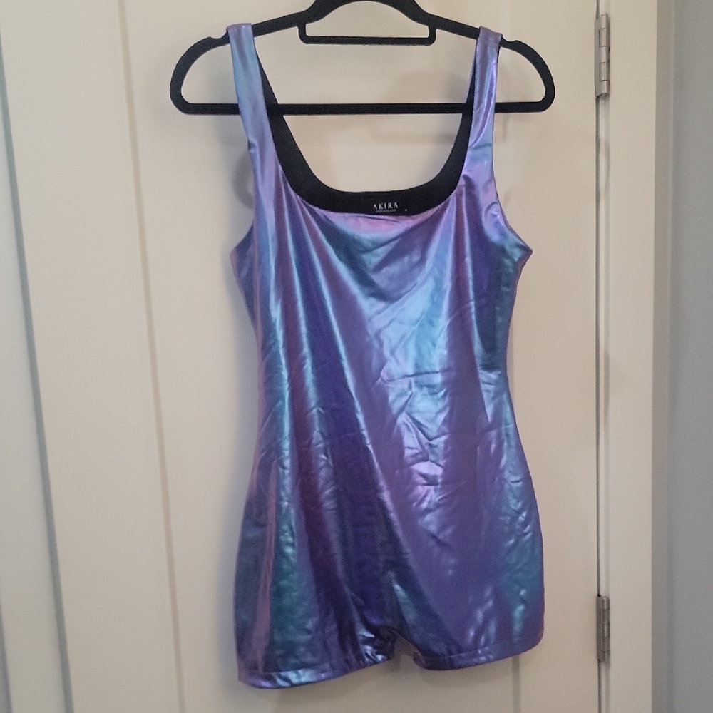Akira Women's Iridescent Purple Top NWOT Medium
